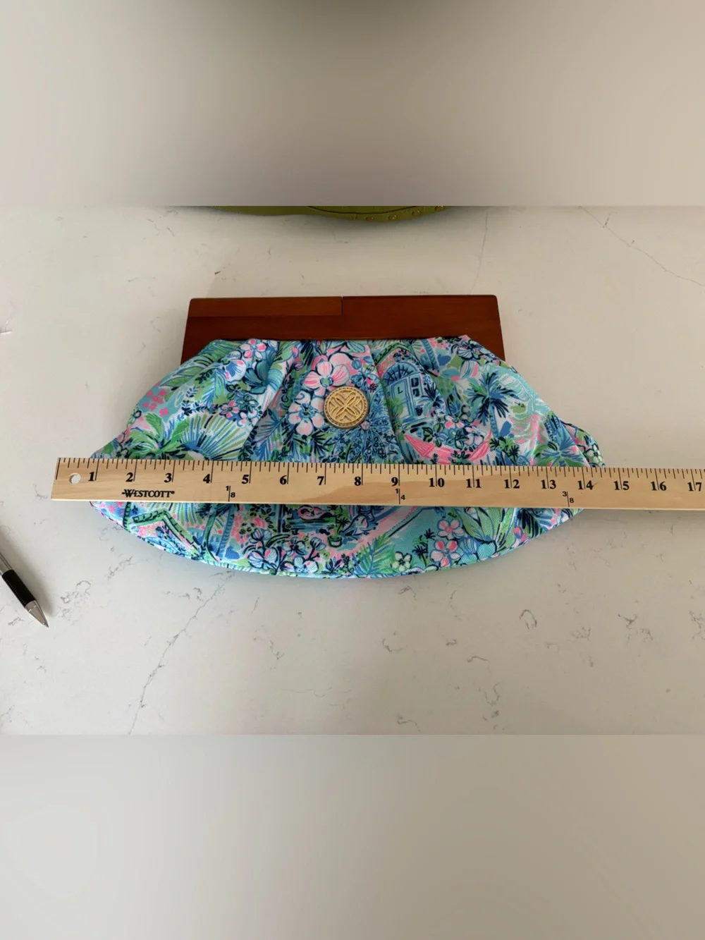 Lilly Pulitzer Bermuda Bag Snap Clutch In Lilly's House Print W/ wooden handles